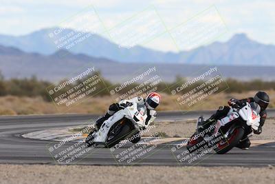 media/Nov-16-2025-Race Pace (Sun) [[8c5fa54630]]/Non Verified Riders (1st 20 Minutes)/5-Turn 15 (110pm)/